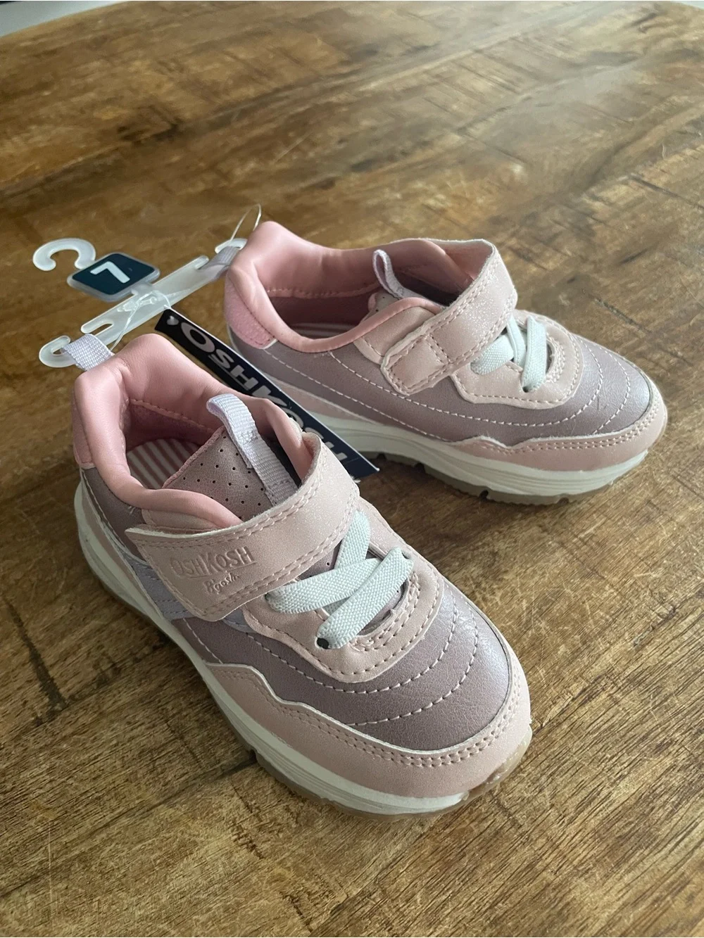 OshKosh B’gosh Girls Pink Lavender Hook & Loop Sneakers Size 7 NWT
